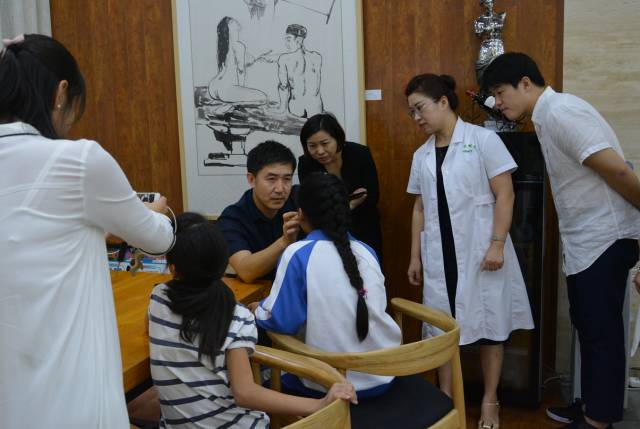 韩啸救助三亚福利院儿童(图4)